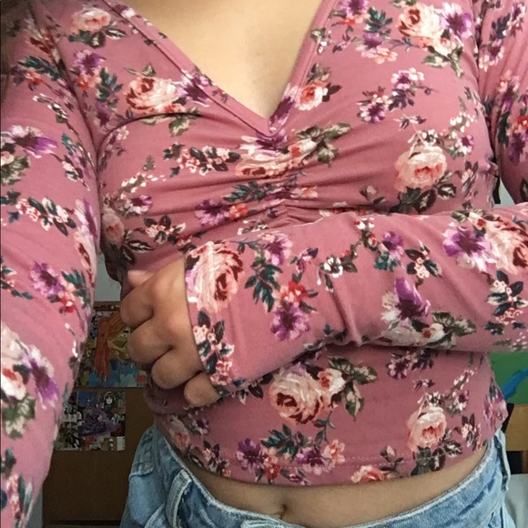 Long sleeved pink floral top from forever 21 - Picture 3 of 6